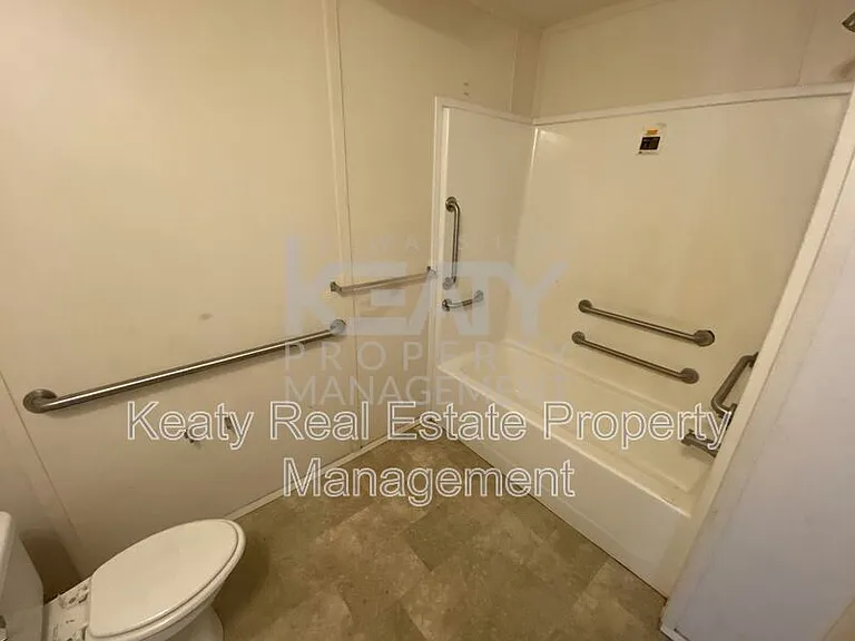 926 S Railroad Ave — Photo 5