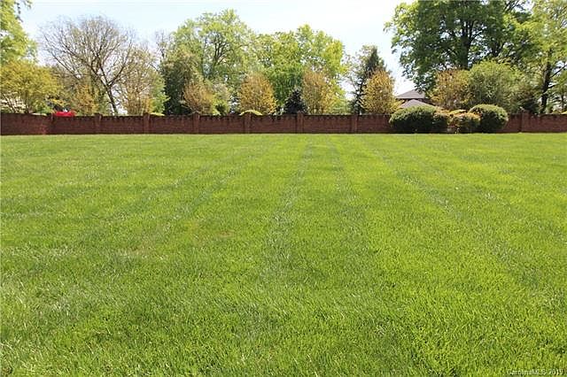 1st image of 8 Brookgreen Pl