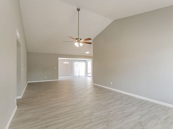 4th image of 16240 N 66th St