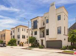 10742 Bloomfield St, North Hollywood, CA 91602
