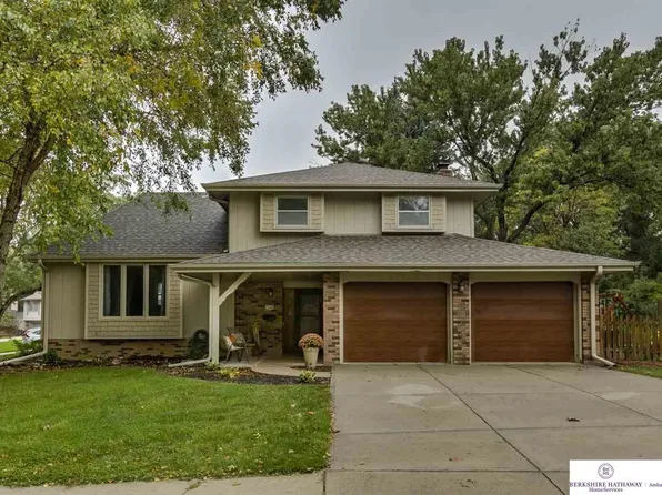 1884 S 133rd St, Omaha, NE 68144