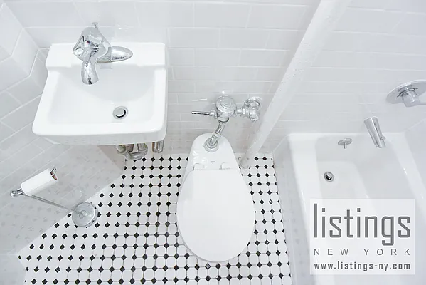 Rented by Listings Realty, LLC | media 15