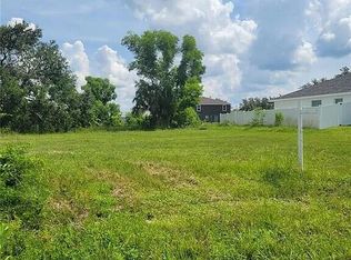 2205 NE 25th Terrace, Cape Coral, FL 33909