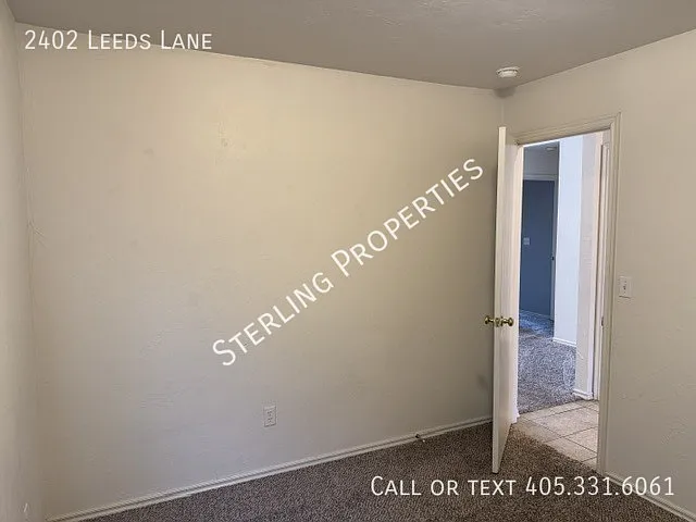 2402 Leeds Ln — Photo 17