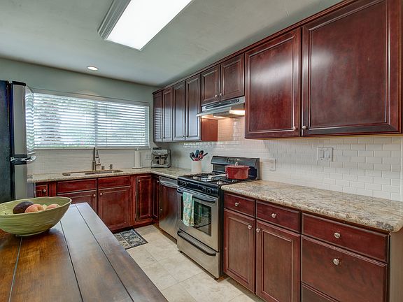 2nd image of 4614 Lehrer Dr