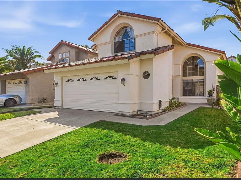 1772 Avenida Segovia — Photo 1