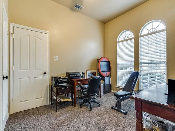 4th image of 2808 White Rock Dr