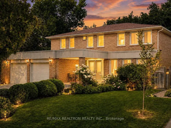 77 Mossgrove Trl, Toronto, ON M2L 2W2