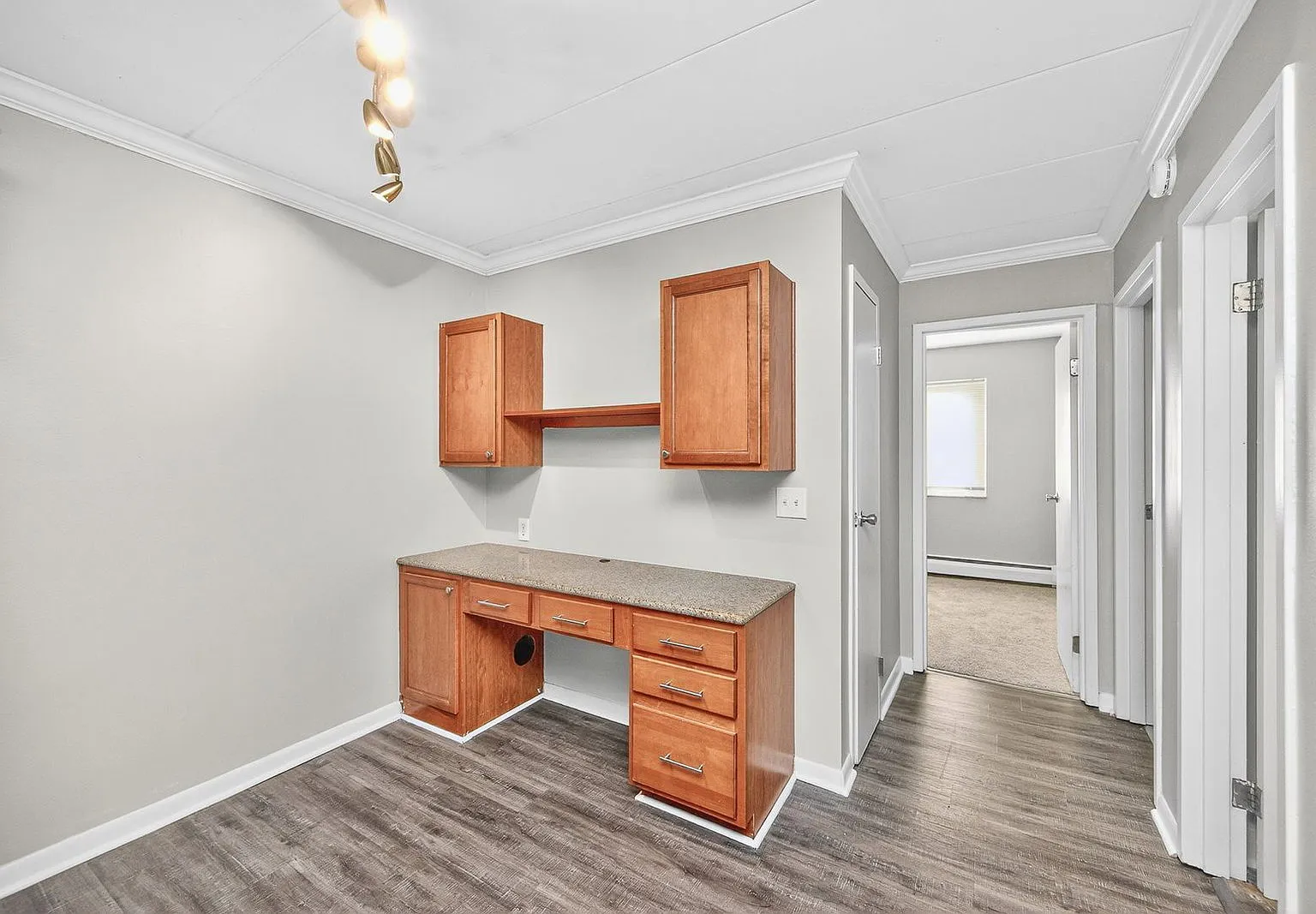 2 bed, 1.0 bath, 650 sqft, $1,249 — Photo 3