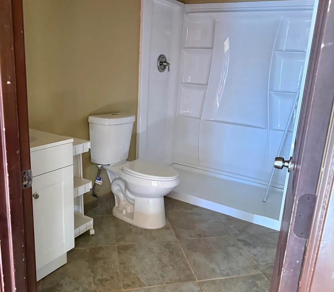Studio, $950 — Photo 4