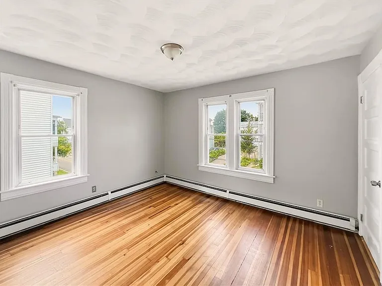 362 Weeden St — Photo 17