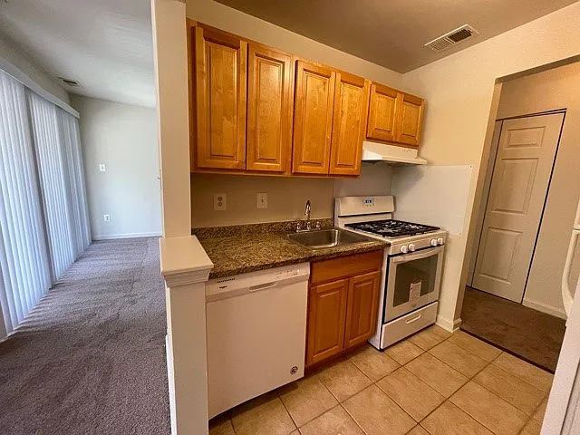 Autumn Ridge Apartments — Photo 74