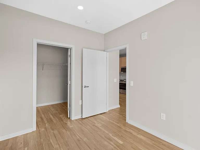 The Keystone Apartments — Photo 140