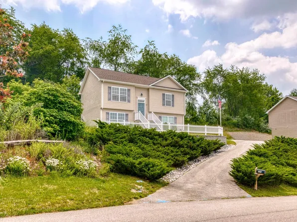 125 John Lemley Ln, Christiansburg, VA 24073