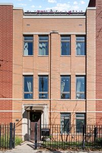 232 E 18th St, Chicago, IL, 60616