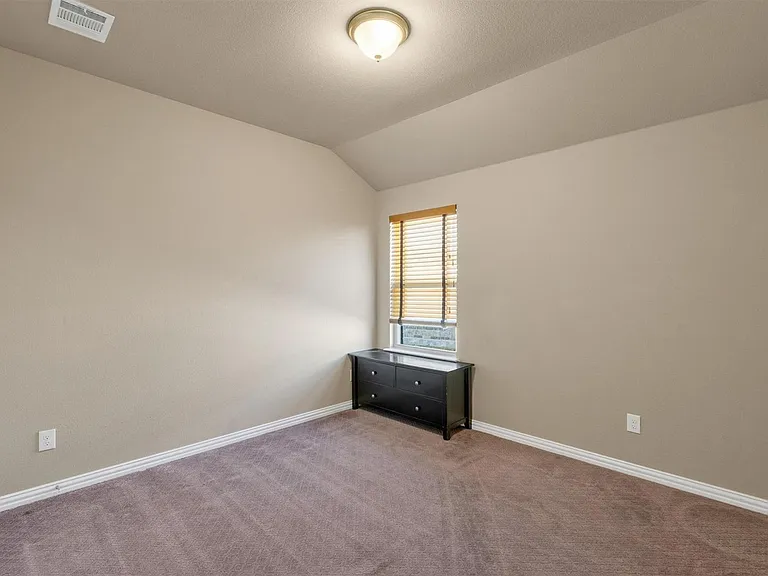2310 Bellewood Ct — Photo 17