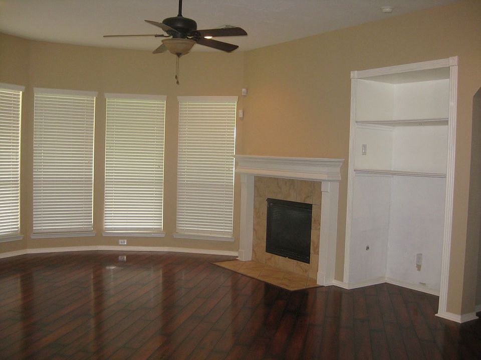 2nd image of 10430 Lyndon Meadows Dr