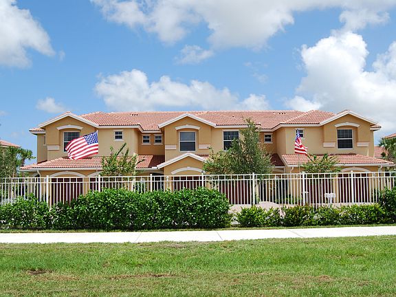 2nd image of 150 SW Hidden Cove Way #319