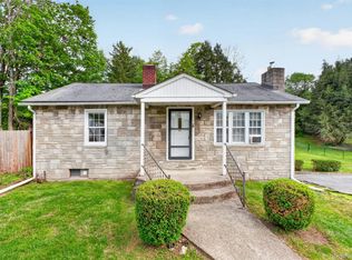 17 Holt Road, Hyde Park, NY 12538