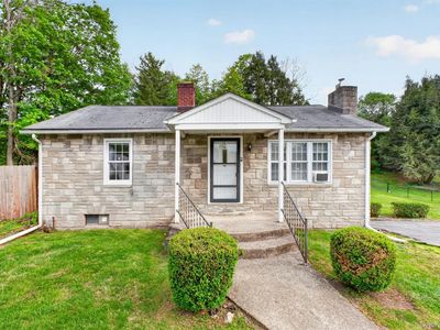 17 Holt Road, Hyde Park, NY, 12538