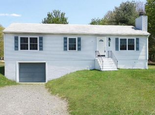 284 Forest Ridge Dr, Hawley, PA 18428