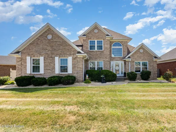 5027 Hunters Point Cir, Louisville, KY 40216