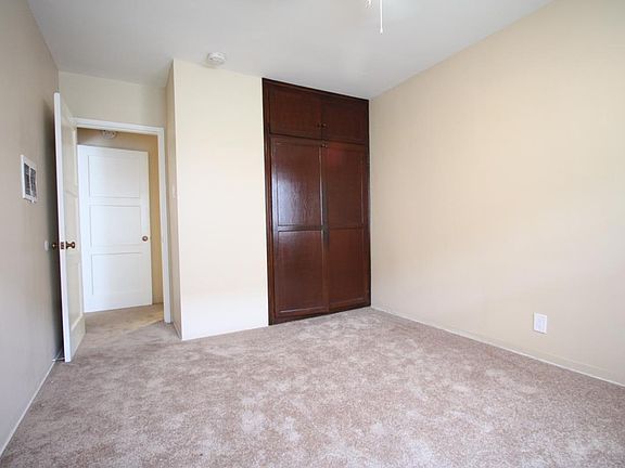 3rd image of 5925 Crenshaw Blvd APT 11