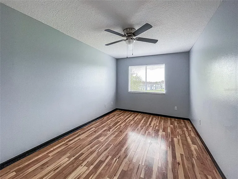402 Orchid Dr #MAIN — Photo 8