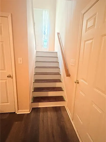 1475 Brookdale Dr — Photo 22