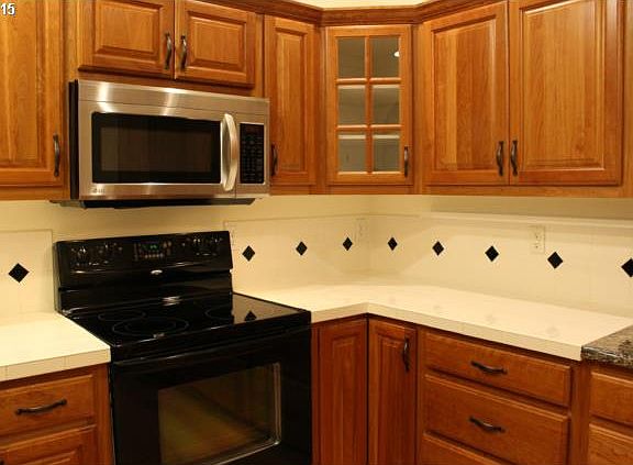 4th image of 6615 NE 72nd Cir