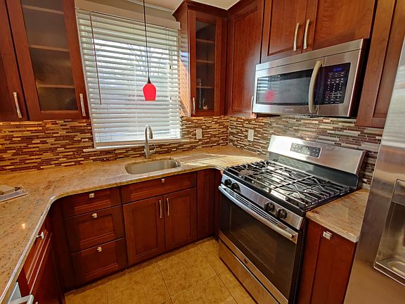 Plenty of storage space with soft close cabinets and drawers