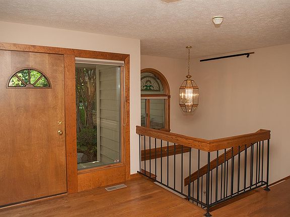 5th image of 372 Pawnee Dr