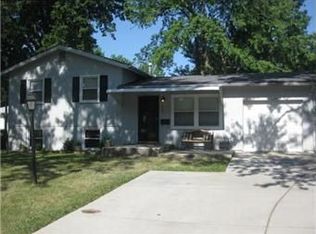 502 NW Ward Rd, Lees Summit, MO 64063