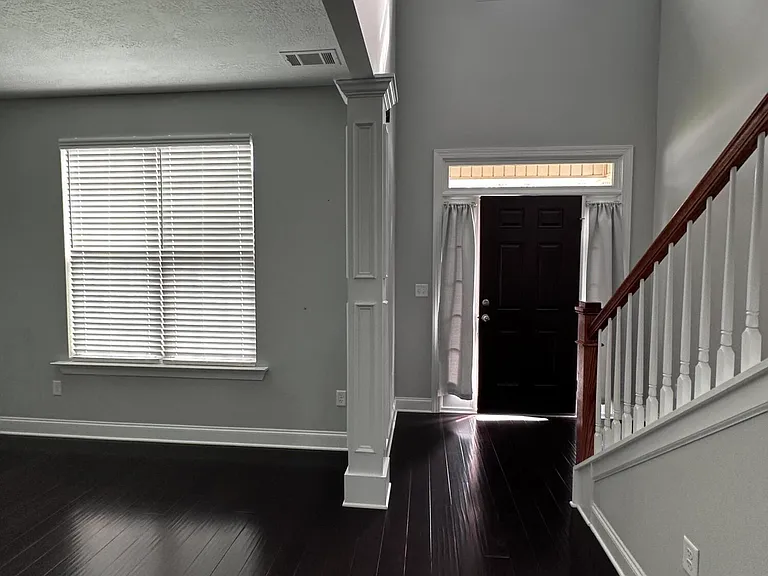 182 Caroleton Dr — Photo 4