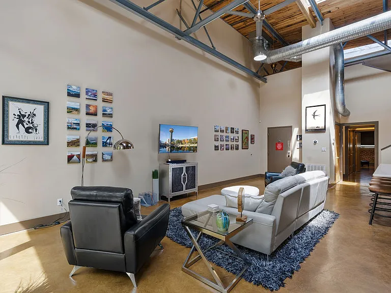 713 S Central St #104 — Photo 16
