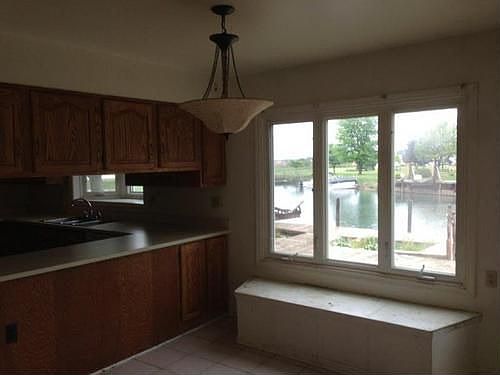 5th image of 465 Willard Ave