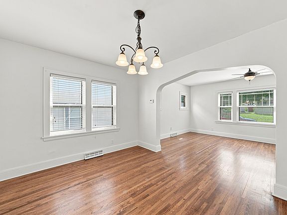 3rd image of 4029 11th Ave S