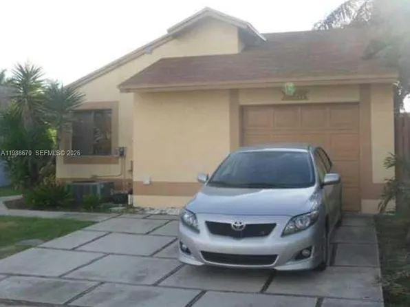 1020 SW 111th Ave, Hollywood, FL 33025