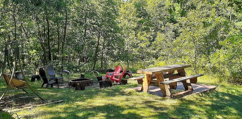 2nd image of 221 Twin Rd