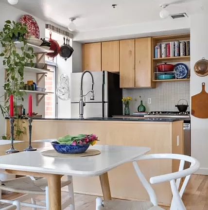 3rd image of 892 Bergen St #1B