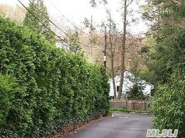 87 S 6th St, Locust Valley, NY 11560