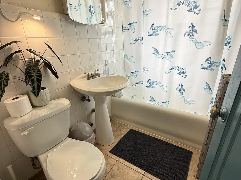 5540 N Artesian Ave #2B — Photo 6