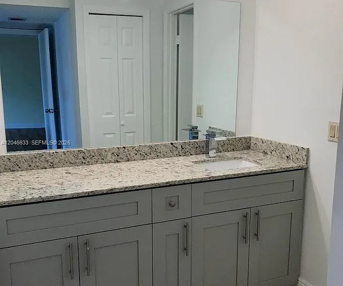 369 Lakeview Dr #203 — Photo 8