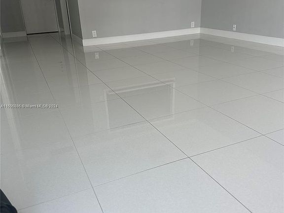 3rd image of 1901 Brickell Ave APT B1106