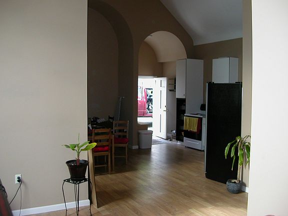 2nd image of 201-203 N Hyde Park Ave