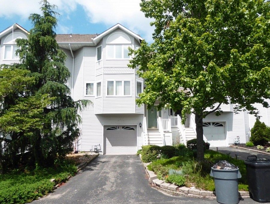 1st image of 72 Orchid Ct #7F2