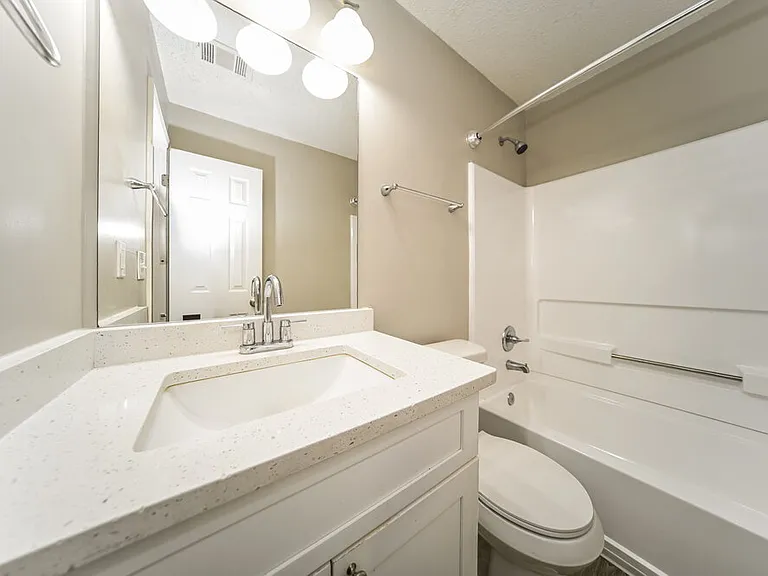 1205 Redbud Ct — Photo 14