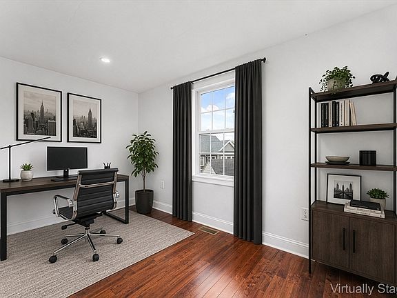 4th image of 70 Edgehill Rd