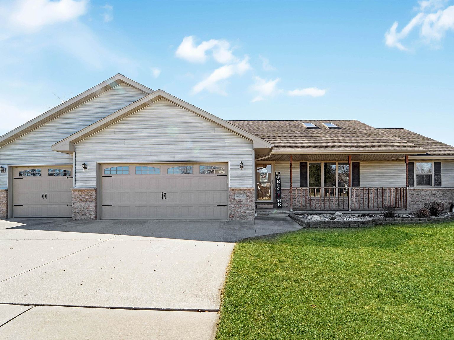 493 Ridgeway Dr, Brillion, WI 54110 Zillow