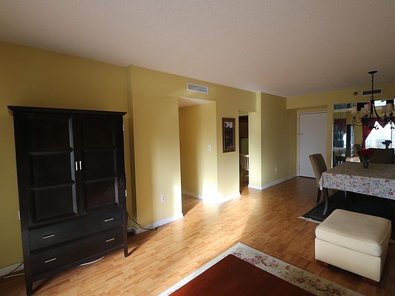 3rd image of 4001 Hillcrest Drive #510